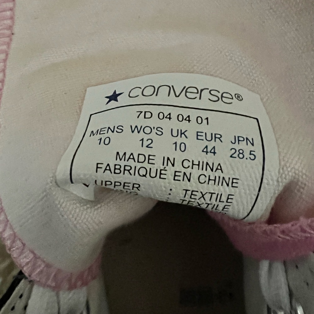 Converse pink/black high tops
